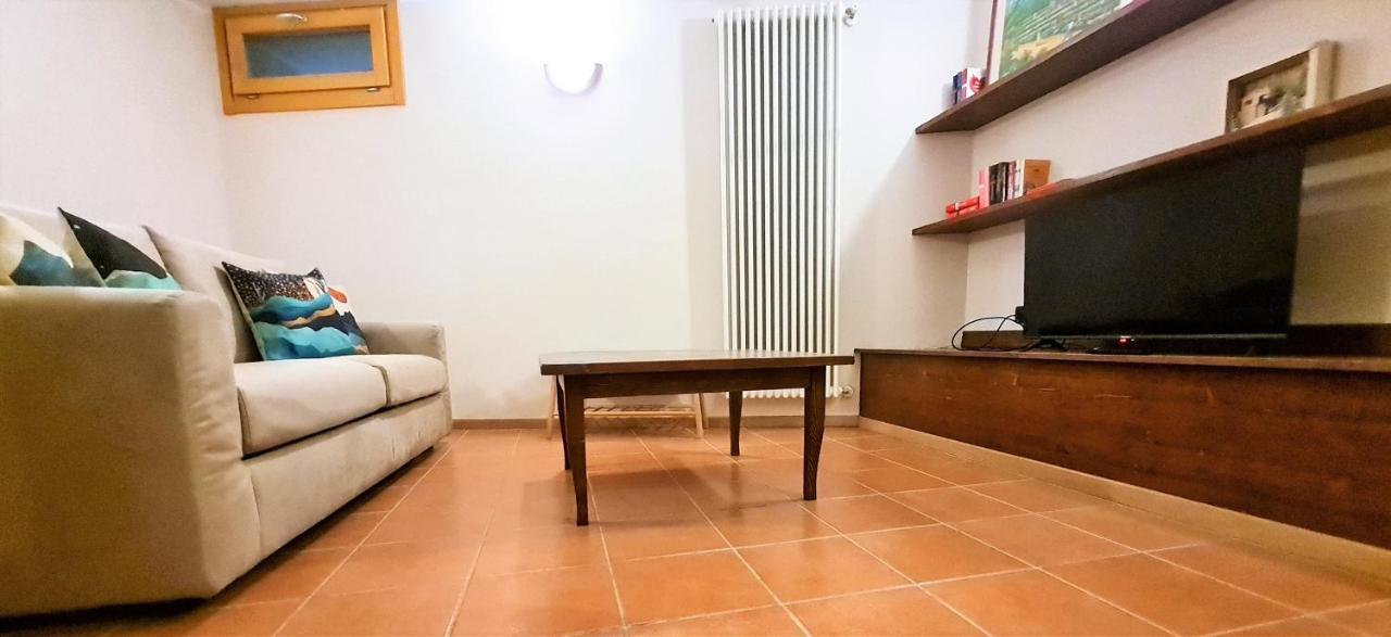 Appartamento Lo Scoiattolo 안달로 외부 사진